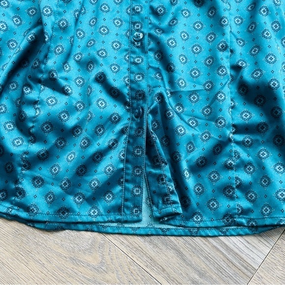 Croft & Barrow Green Printed Shiny Button Down Dress Shirt Top - Picture 2 of 10